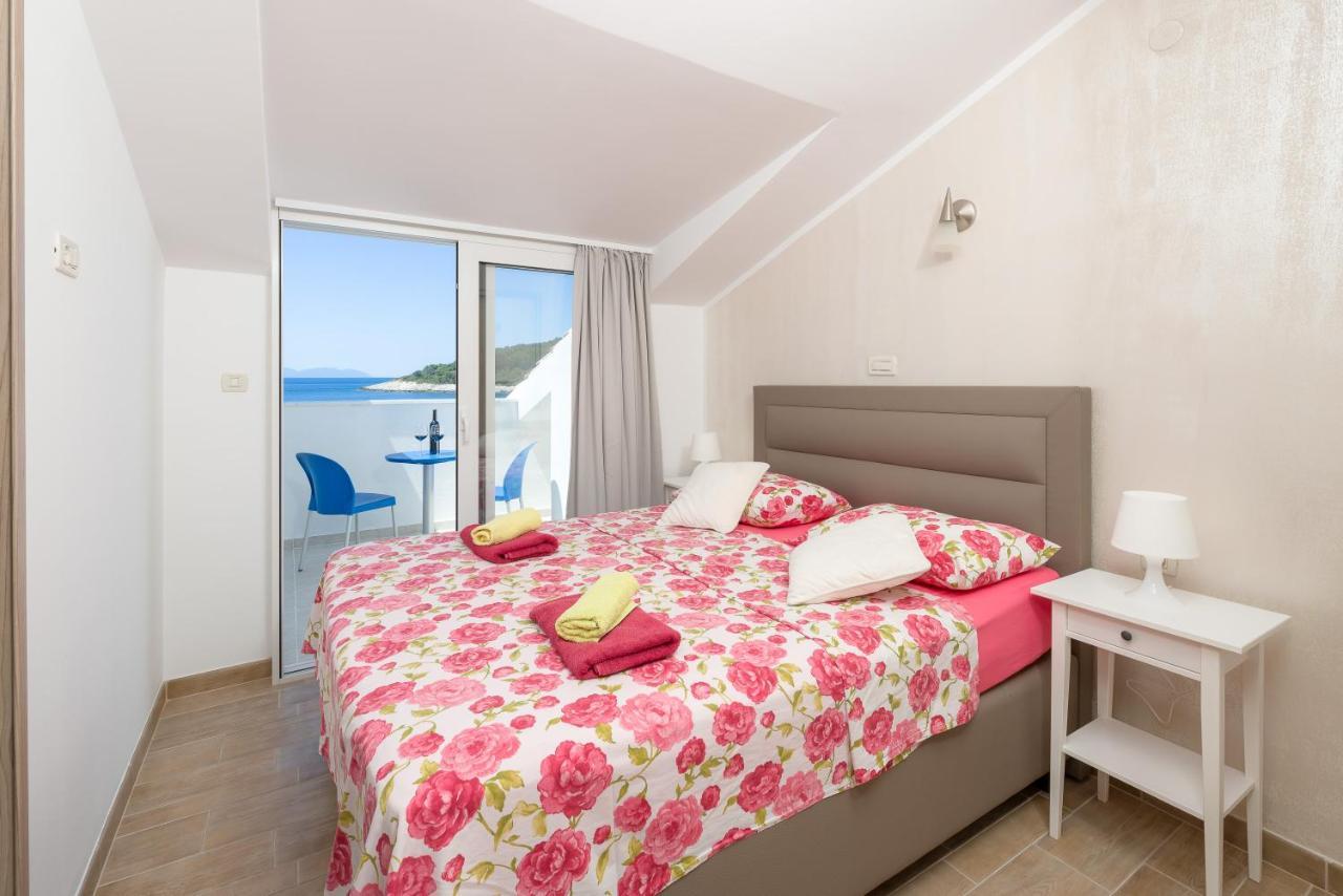 Luxury Bellavista Amazing Sea Holidays With Private Beach & Parking 밀나 외부 사진