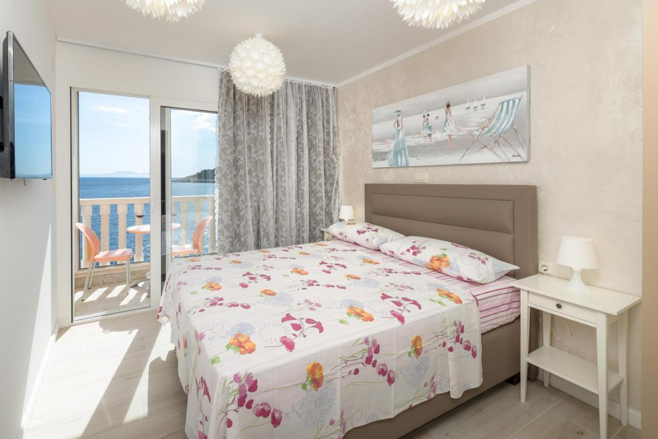 Luxury Bellavista Amazing Sea Holidays With Private Beach & Parking 밀나 외부 사진
