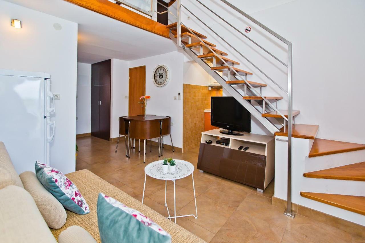 Luxury Bellavista Amazing Sea Holidays With Private Beach & Parking 밀나 외부 사진