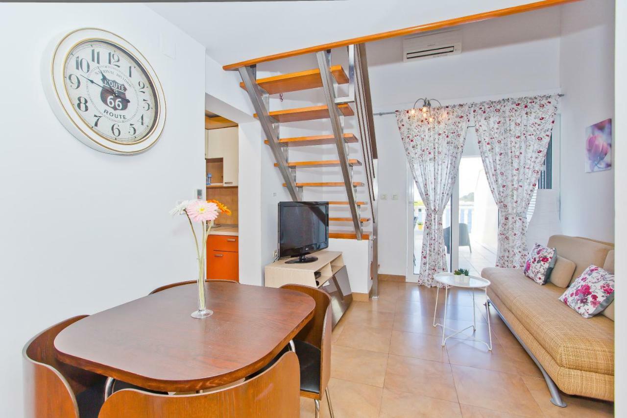 Luxury Bellavista Amazing Sea Holidays With Private Beach & Parking 밀나 외부 사진