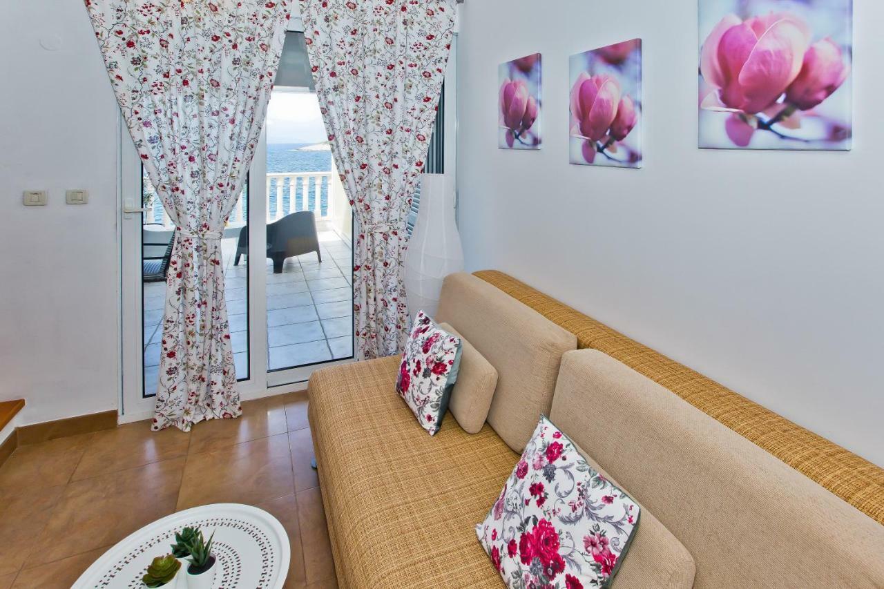 Luxury Bellavista Amazing Sea Holidays With Private Beach & Parking 밀나 외부 사진